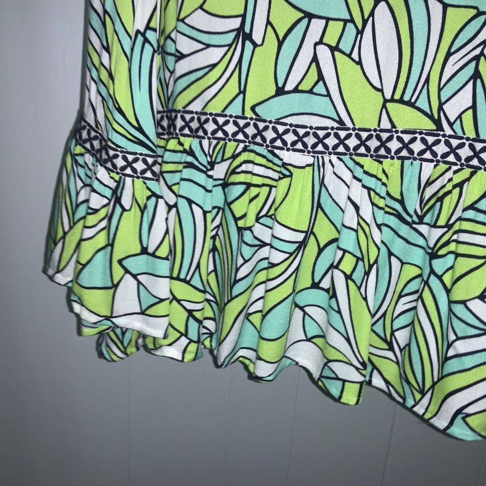 Crown & Ivy botanical print peplum blouse Sz XL bell sleeves keyhole back close - Picture 2 of 6